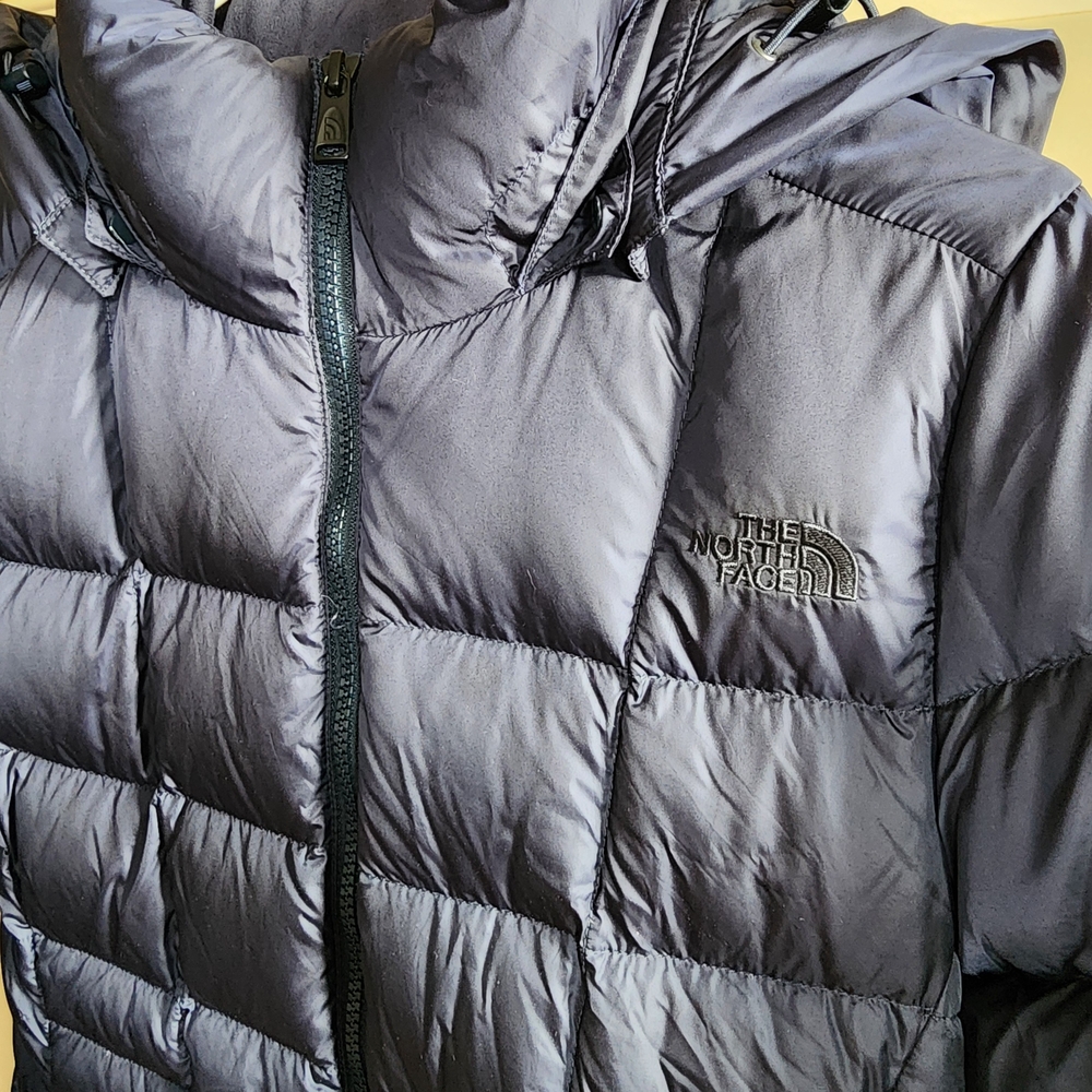 Women's North Face Women's Dark Blue Puffer Jacket, Size Small - Picture 2 of 4